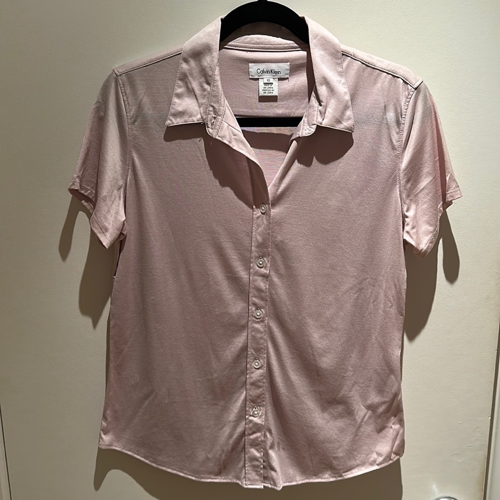 Beautiful Calvin Klein light lavender blouse